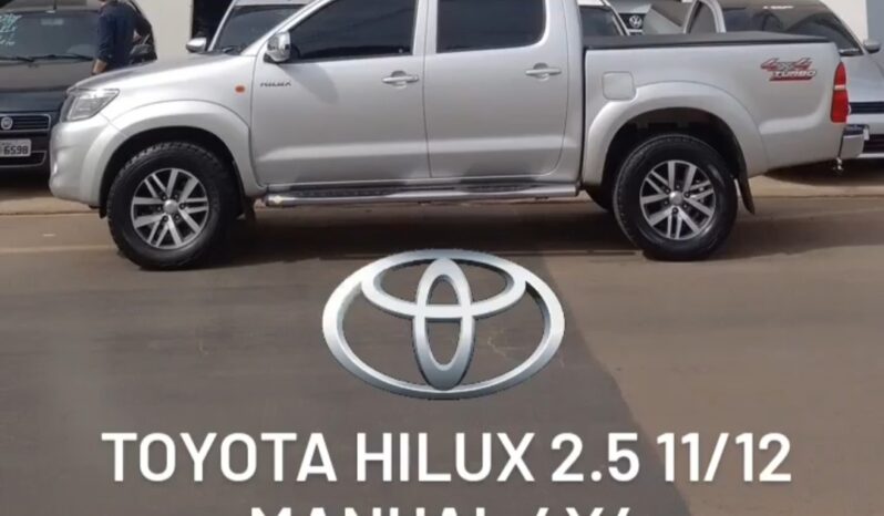 Toyota Hilux completo