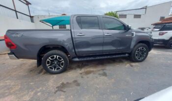 Toyota Hilux completo