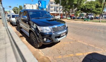 Toyota Hilux completo