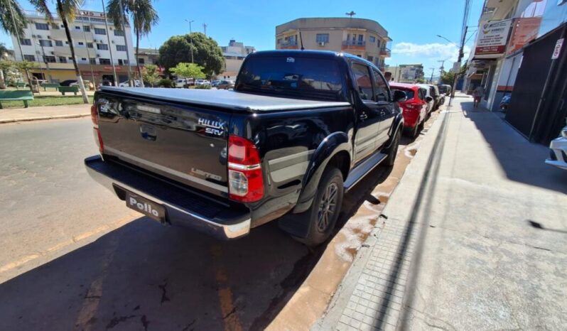 Toyota Hilux completo