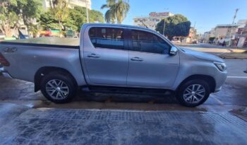 Toyota Hilux completo