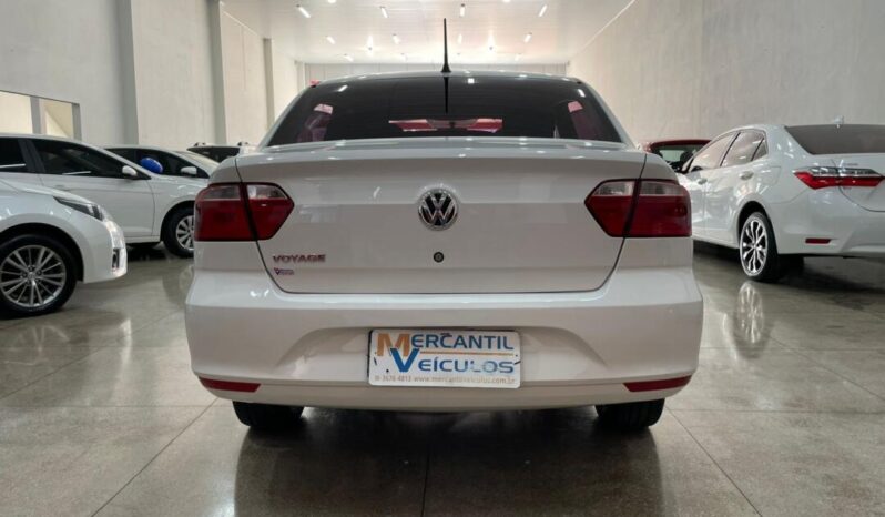 Volkswagen Voyage completo