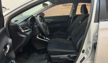 Toyota Yaris completo