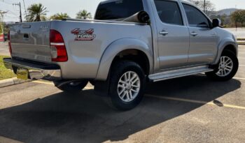 Toyota Hilux completo