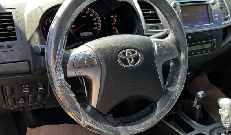 Toyota Hilux completo