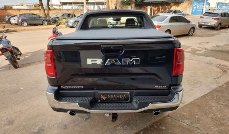 RAM Laramie completo