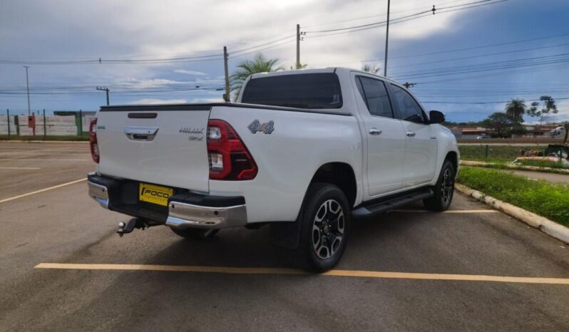 Toyota Hilux completo