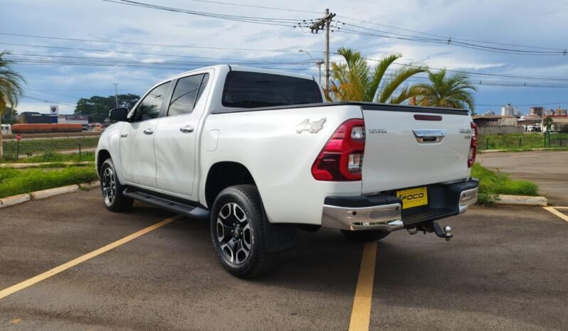 Toyota Hilux completo