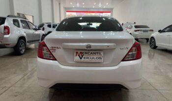 Nissan Versa completo