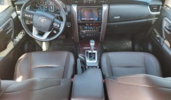 Toyota Hilux SW4 completo