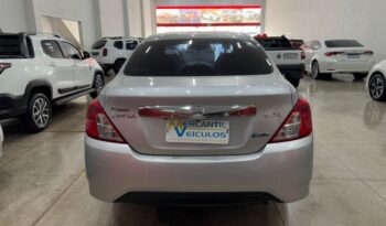 Nissan Versa completo