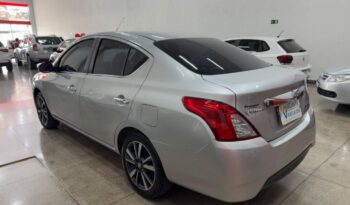 Nissan Versa completo